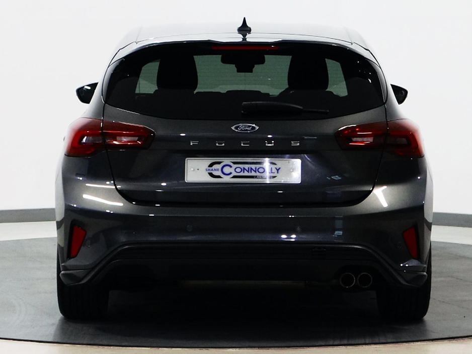 2023 Ford Focus - image 4
