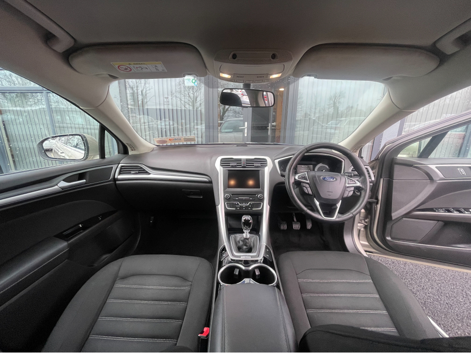 2016 Ford Mondeo - image 9