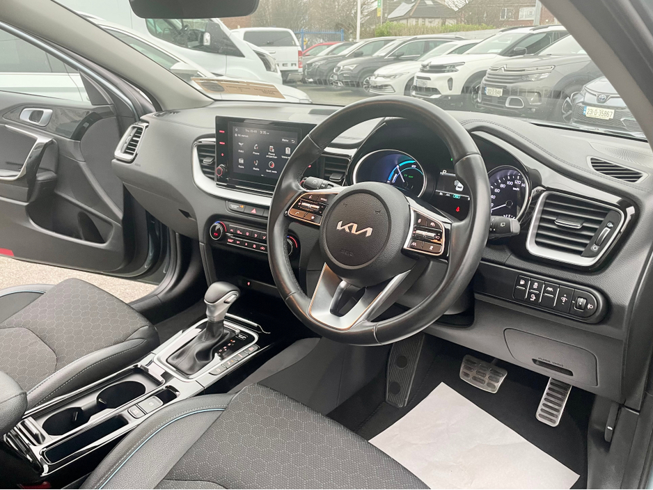 2023 Kia XCeed - image 15