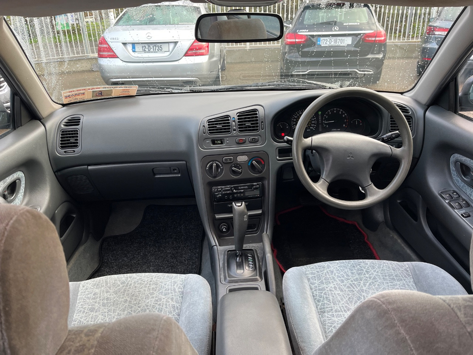 1994 Mitsubishi Galant - image 18