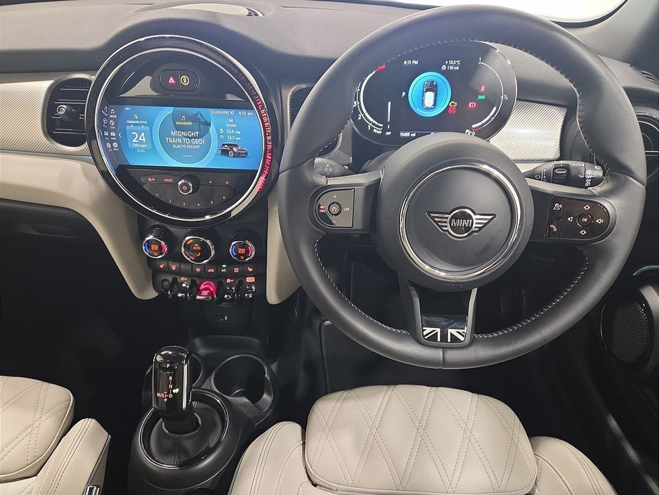 2023 MINI Hatch - image 5