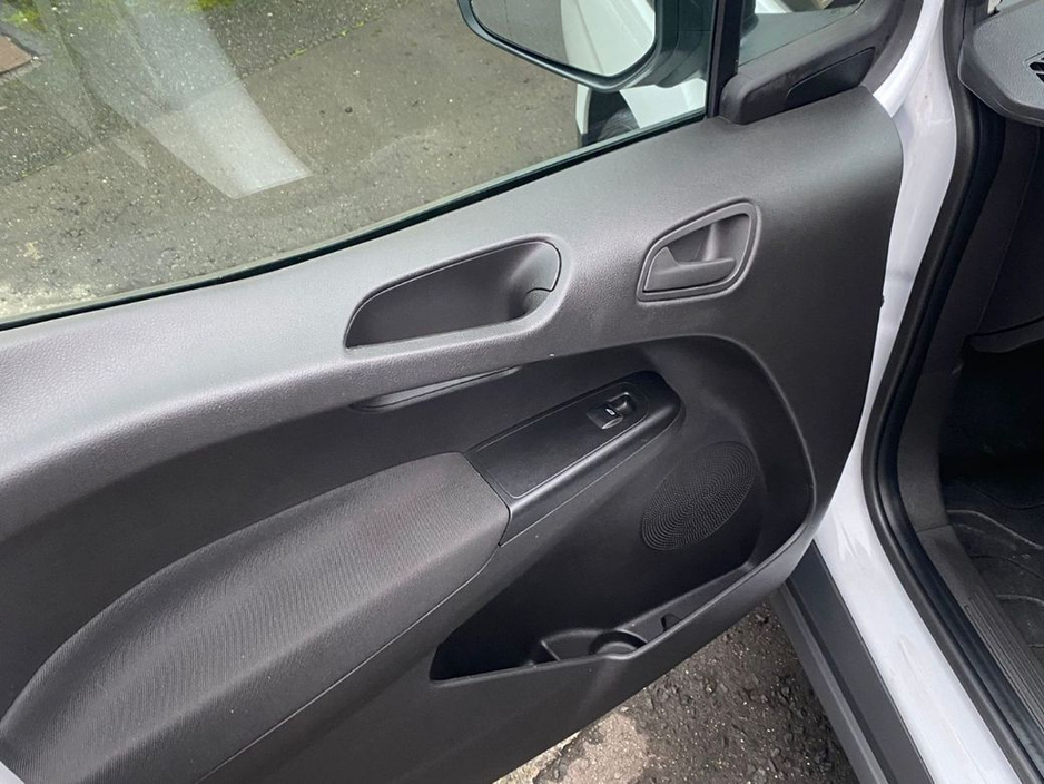 2022 Ford Transit Courier Base 1.5TD 75PS M6 2DR €11,000