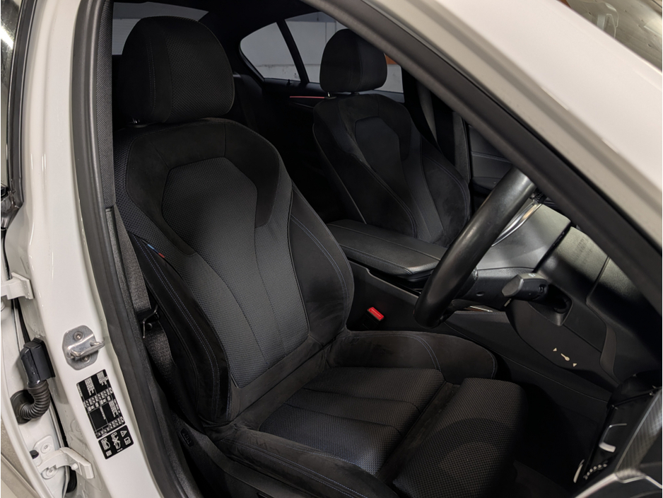 2020 BMW 5 Series - image 17