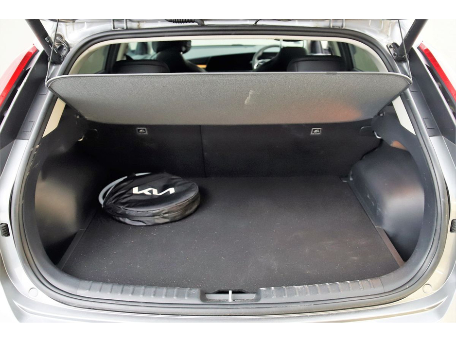 2023 Kia Niro - image 28
