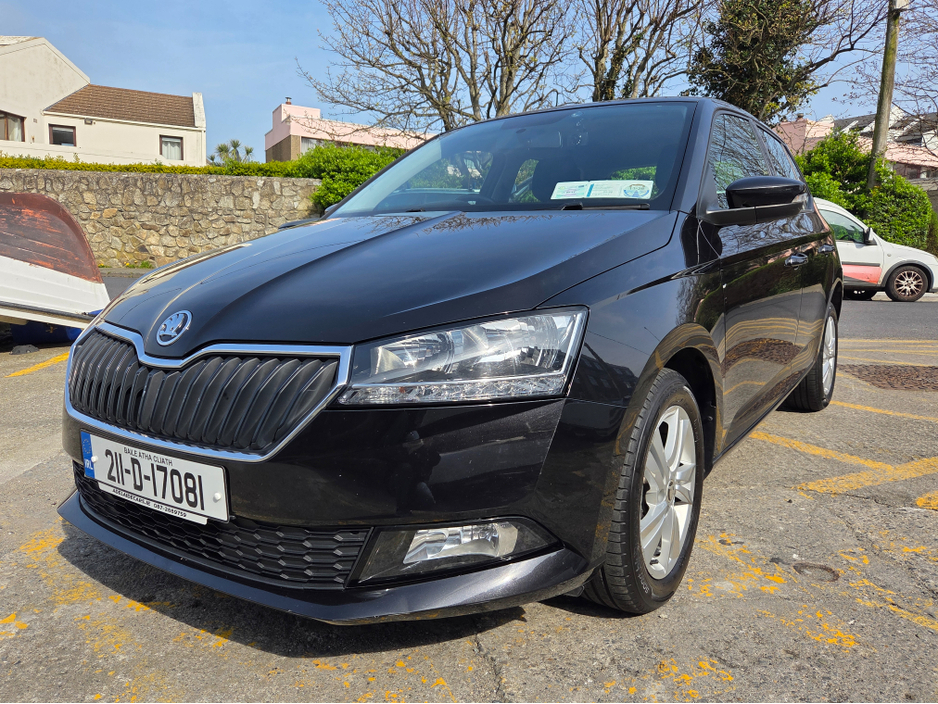 2021 Skoda Fabia - image 2