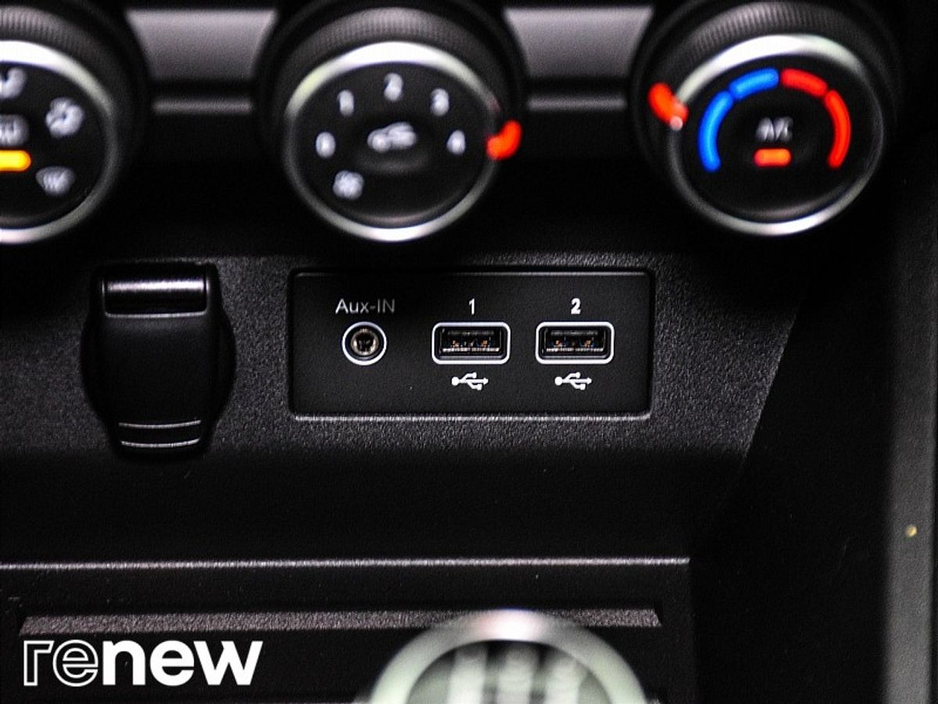 2022 Renault Clio - image 26