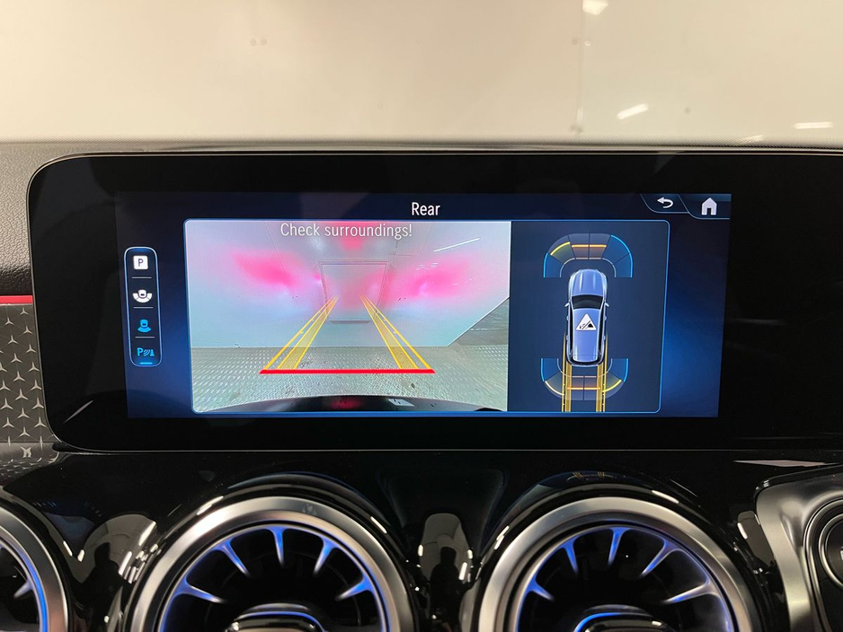 2025 Mercedes-Benz GLB - image 15