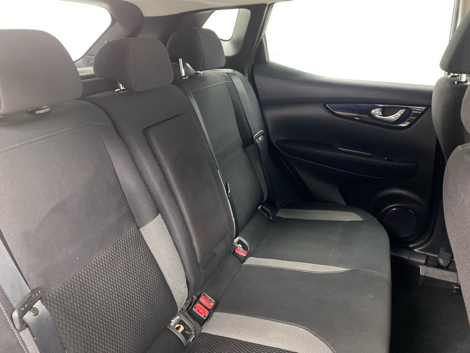 2020 Nissan Qashqai - image 10