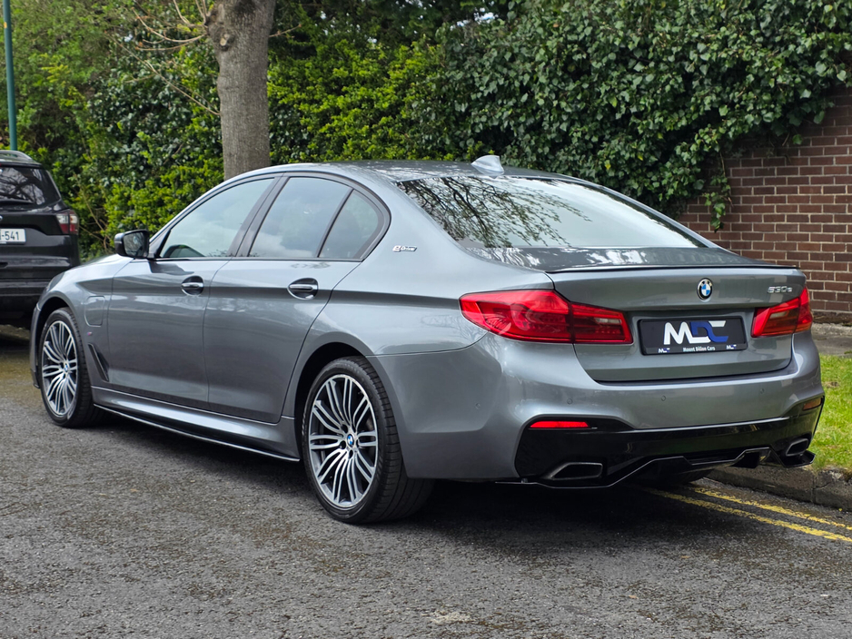 2017 BMW 5 Series - image 13