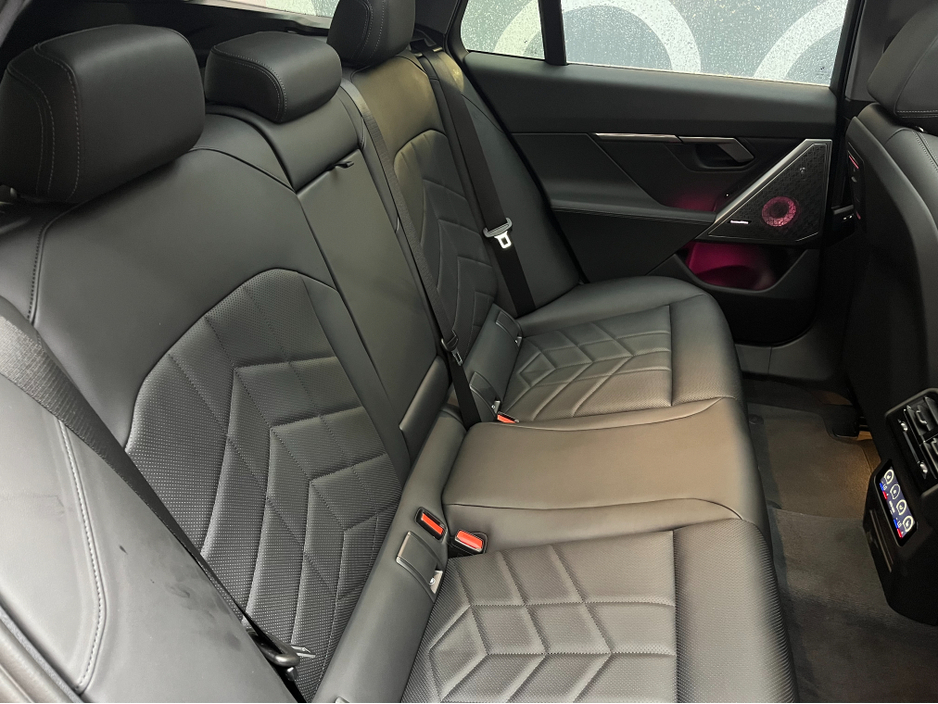 2024 BMW i5 2024 BMW I5 EDRIVE40 TOURING EXCELLENCE ELECTRIC AUTOMATIC / CRUISE CONTROL / 360° CAMERA / ELECTRIC MEMORY & HEATED SEATS / APPLE CARPLAY / PANORAMIC SUNROOF / PADDLE SHIFTERS / AMBIENT LIGHT