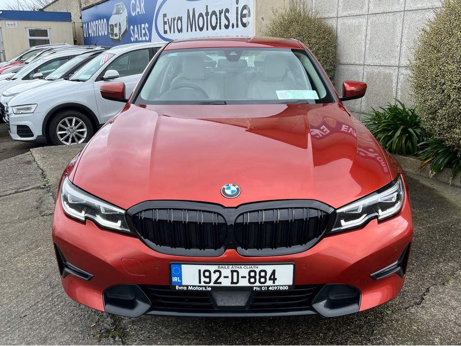 2019 BMW 3 Series - image 2