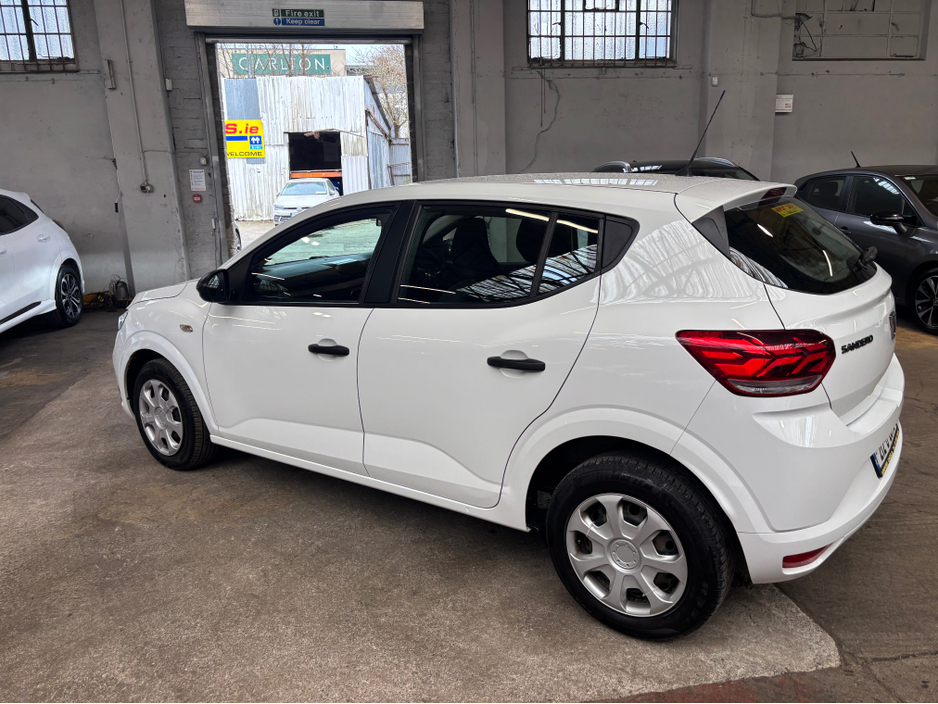 2021 Dacia Sandero - image 5