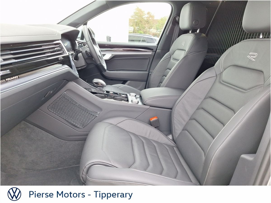 2025 Volkswagen Touareg TOUAREG COMM R-LINE 3.0 231BHP - FACTORY HITCH €76,950