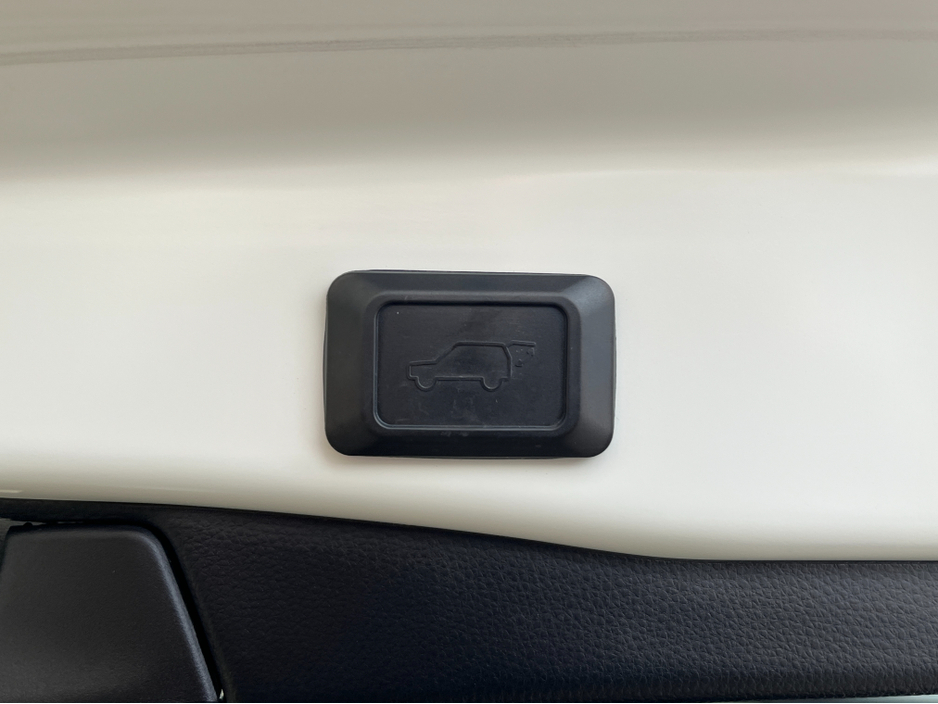 2021 Toyota Rav4 - image 9