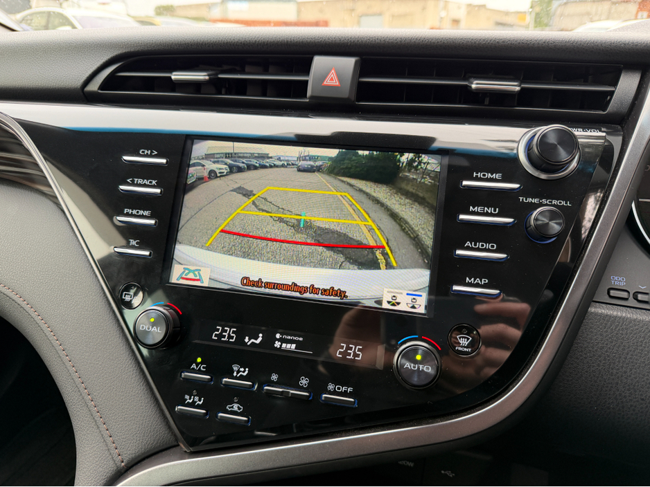 2020 Toyota Camry - image 18