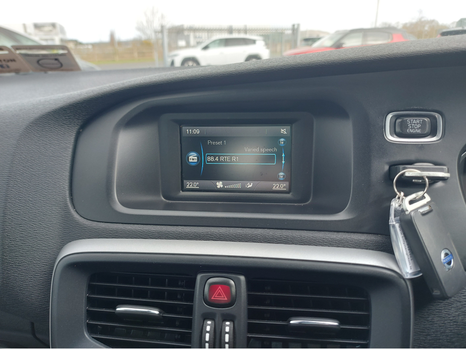 2014 Volvo V40 - image 15