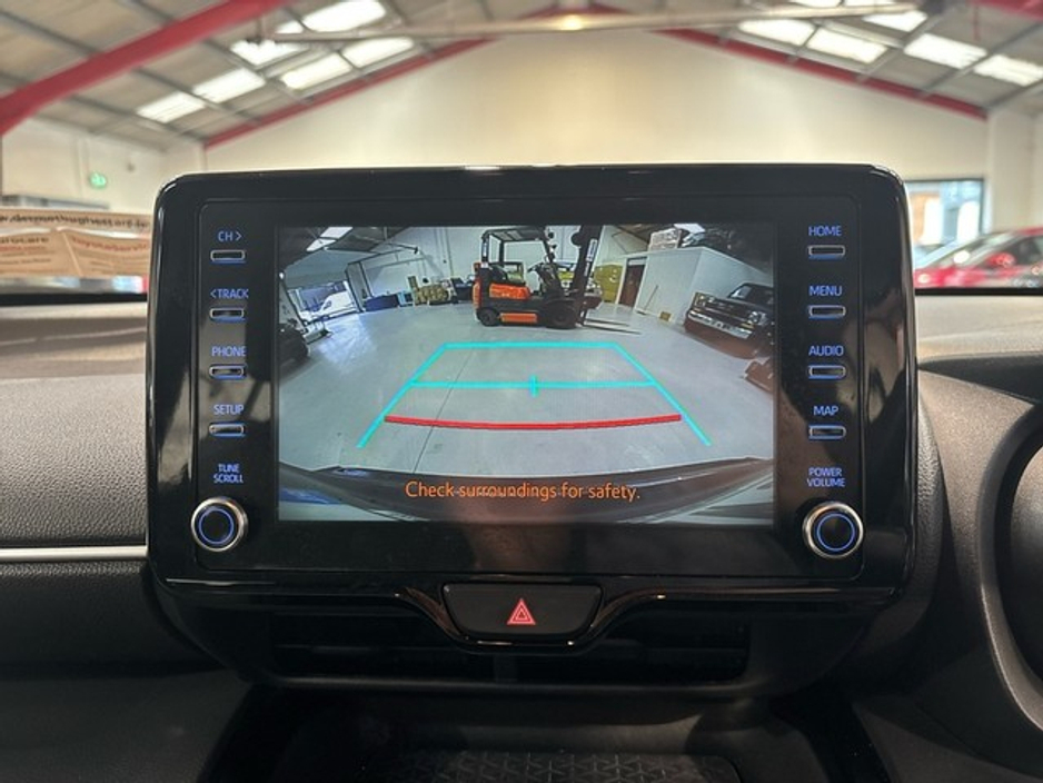 2023 Toyota Yaris Cross LUNA HYBRID AUTO €28,500