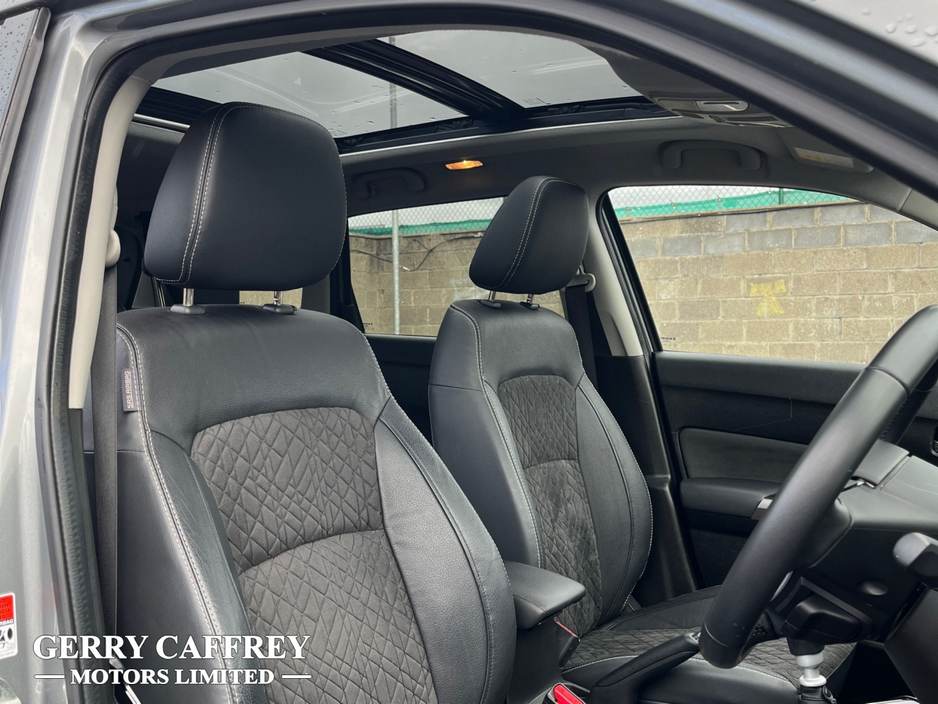 2021 Suzuki Vitara - image 9