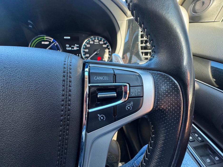 2019 Mitsubishi Outlander - image 29