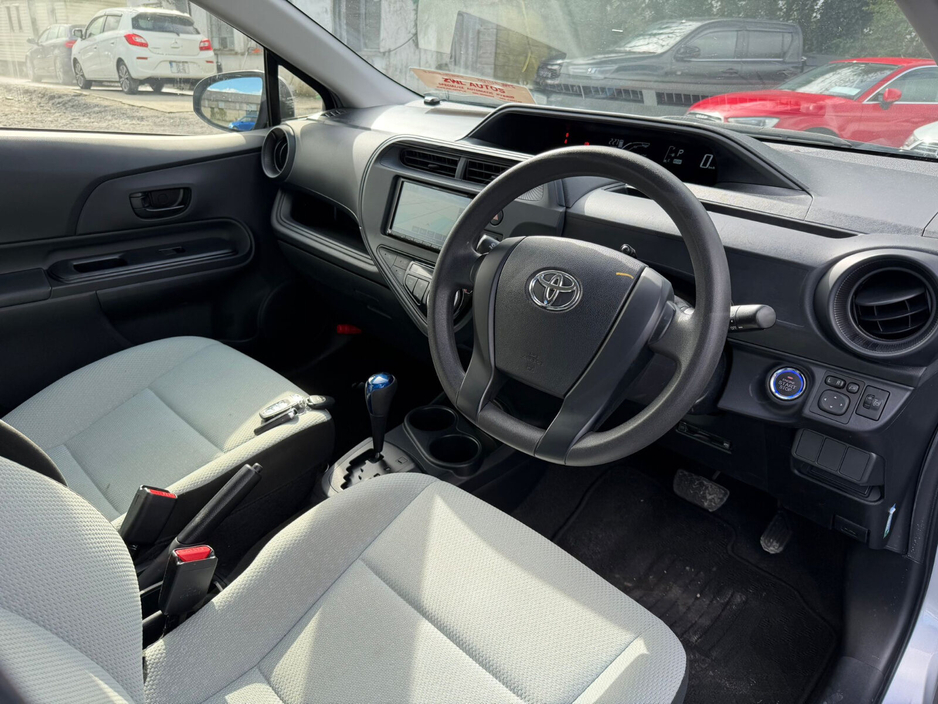 2019 Toyota Aqua - image 13