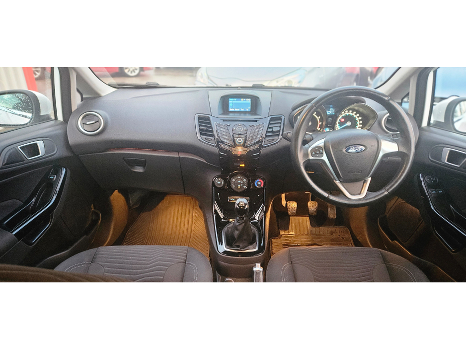 2016 Ford Fiesta ZETEC TURBO 1.0 eco 100 low miles €8,750