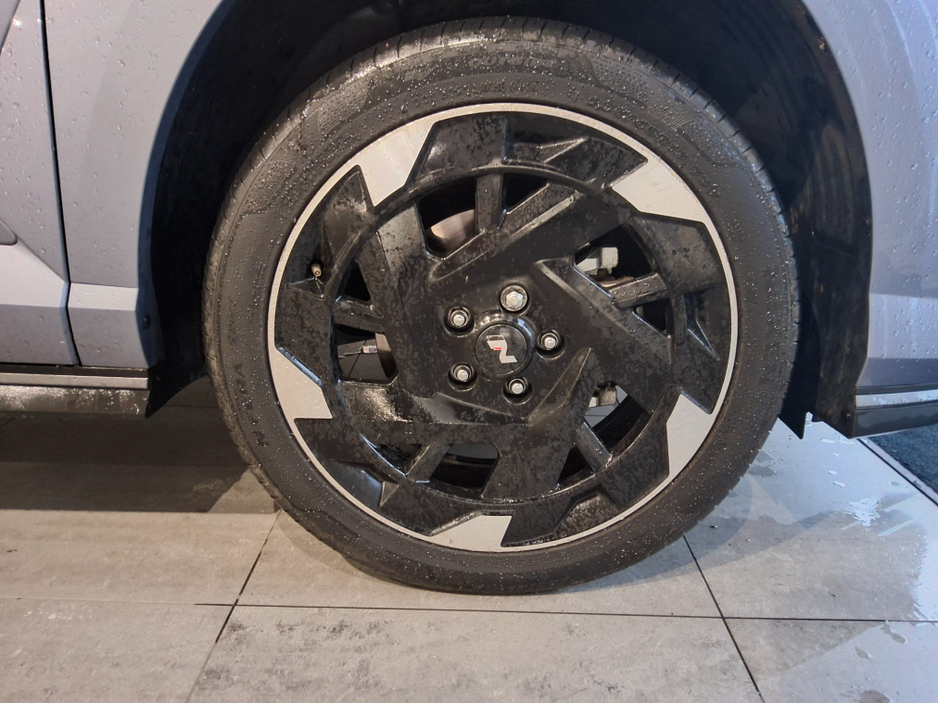 2025 Hyundai Kona - image 7