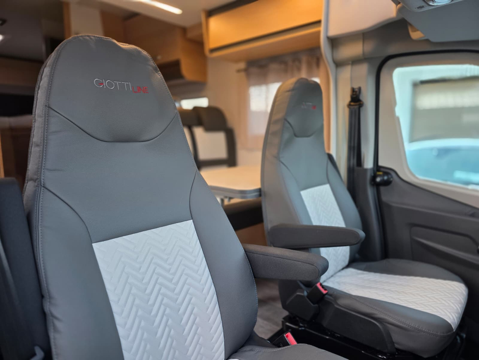 2025 Ford Transit - image 9