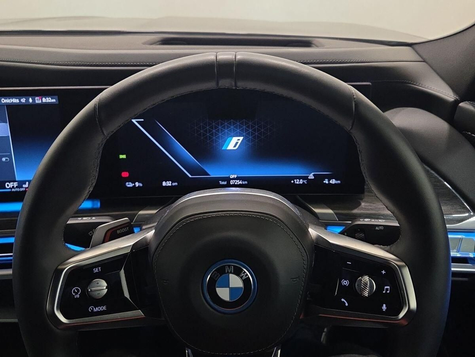 2024 BMW i7 - image 9