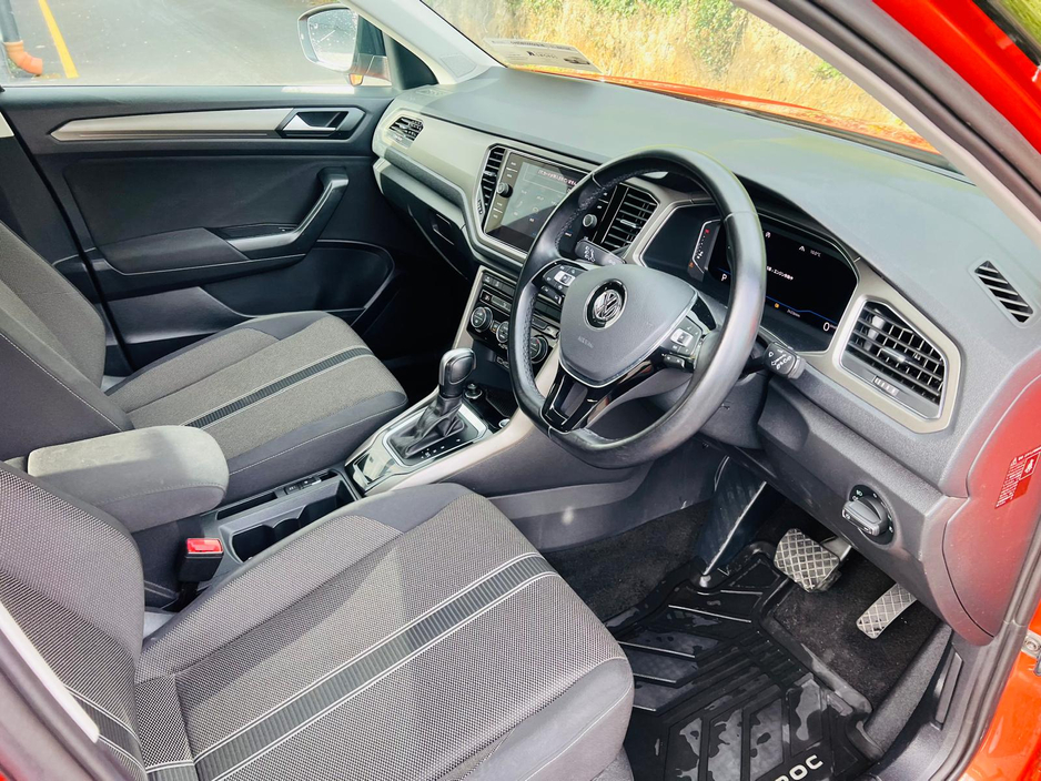 2020 Volkswagen T-Roc - image 10