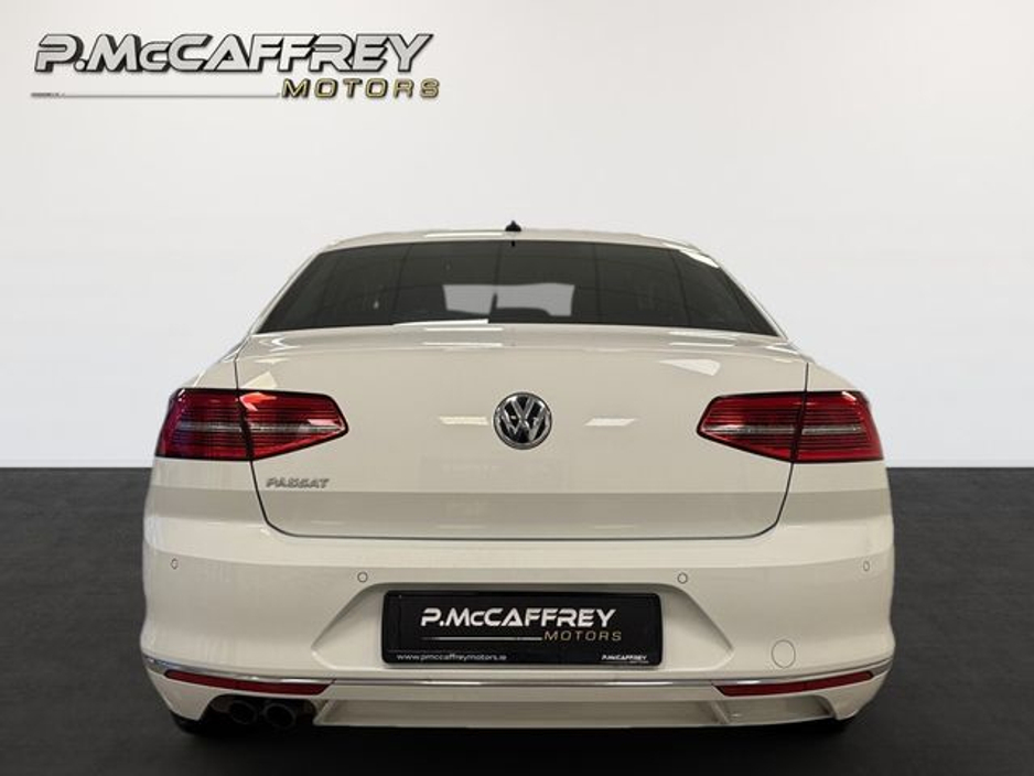 2018 Volkswagen Passat - image 6
