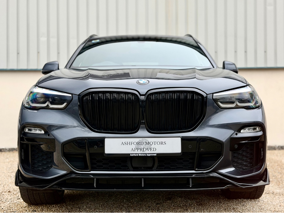 2020 BMW X5 - image 2