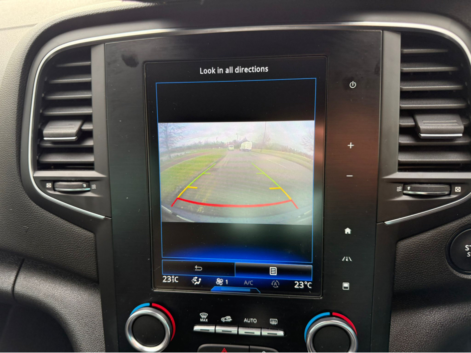 2020 Renault Megane ONE OWNER LOW MILEAGE SIGNATURE MODEL €14,950