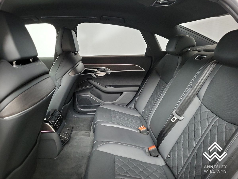 2024 Audi A8 - image 15