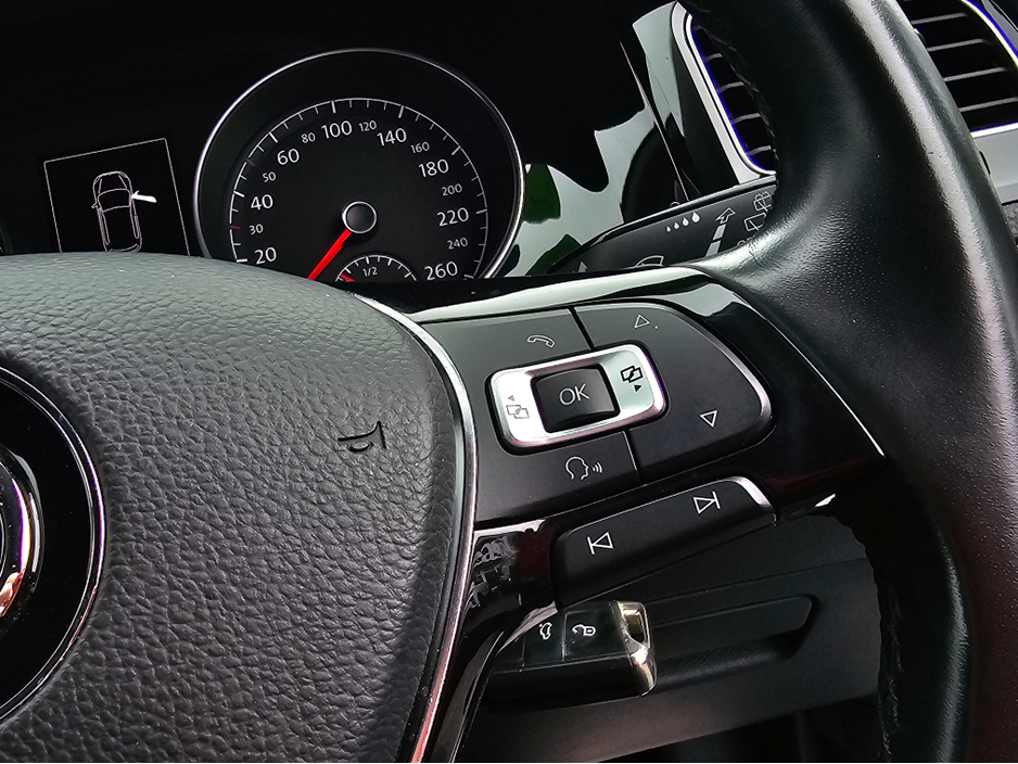 2017 Volkswagen Golf 1.4 HIGHLINE EDITION ALCANTARA SEATS REVERSING CAMERA - SIMI DEALER - LOW ROAD TAX BAND €16,750