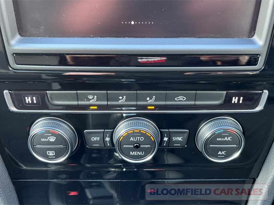 2015 Volkswagen Golf HIGHLINE , AUTO // LOW MILEAGE €13,950