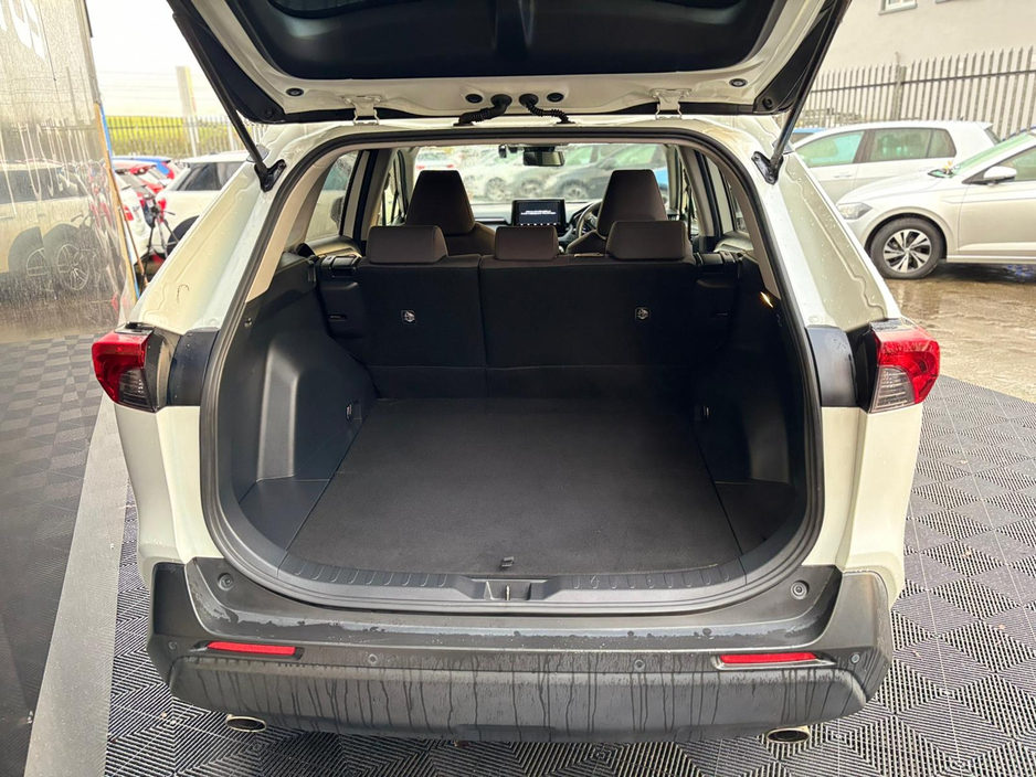 2020 Toyota Rav4 - image 7