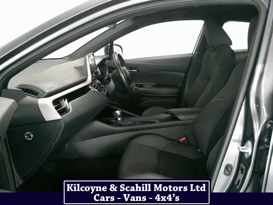 2020 Toyota C-HR - image 12