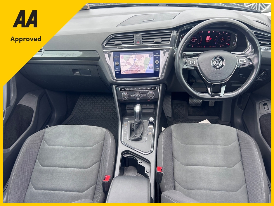 2019 Volkswagen Tiguan - image 2