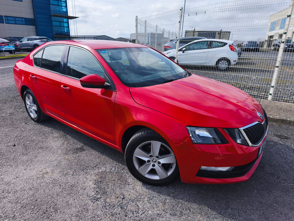 2018 Skoda Octavia - image 2