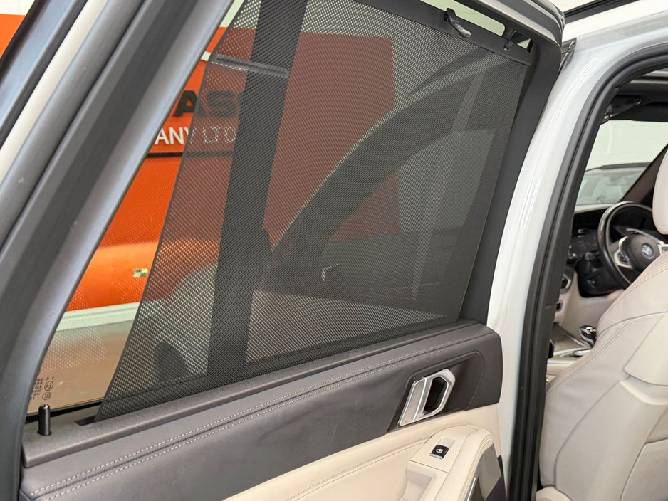 2022 BMW X5 - image 38