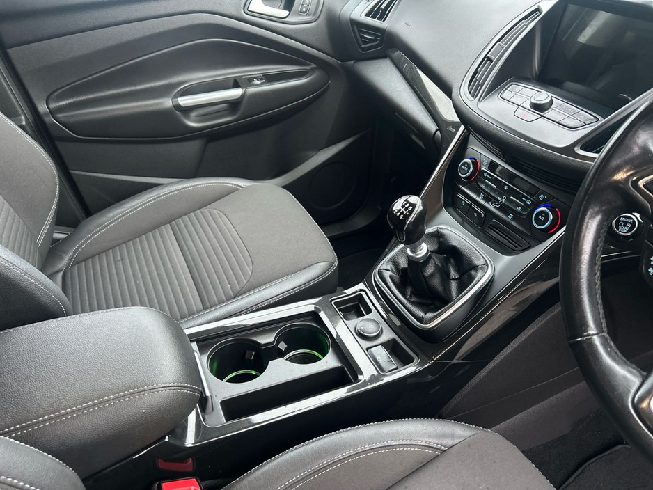 2019 Ford Kuga - image 17