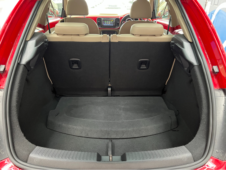 2018 Volkswagen Beetle - image 7