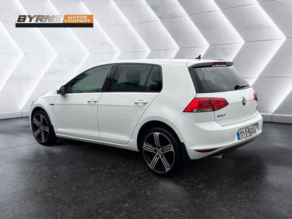 2017 Volkswagen Golf - image 3