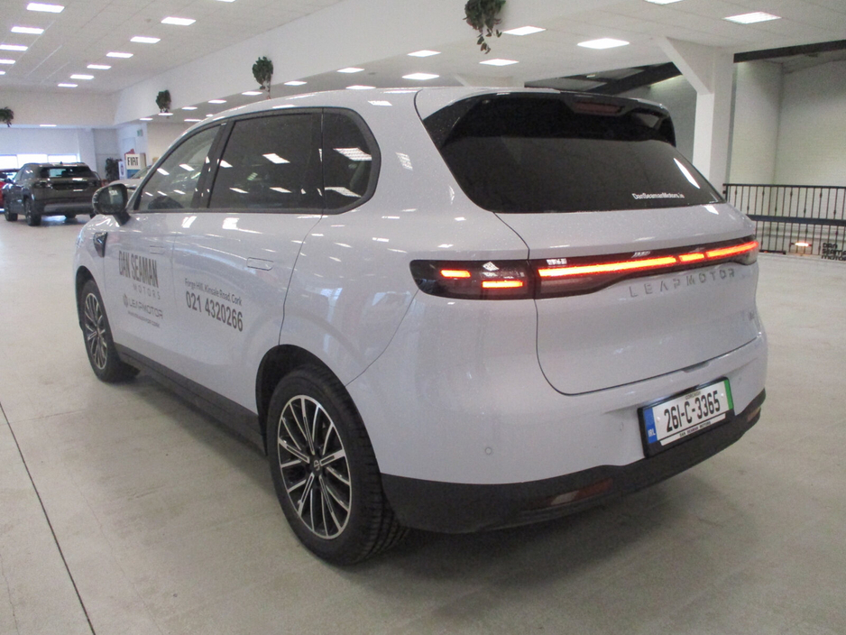 2026 Leapmotor B10 - image 5