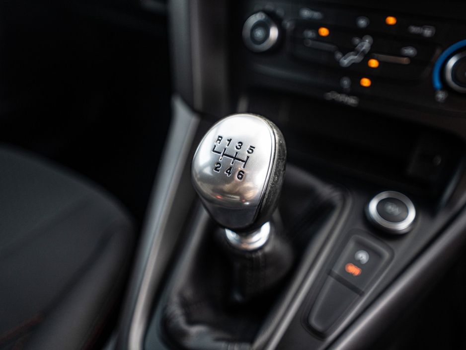 2017 Ford Focus - image 23