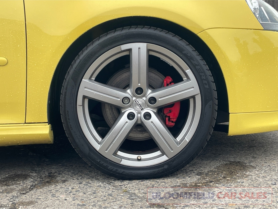 2009 Volkswagen Golf - image 9