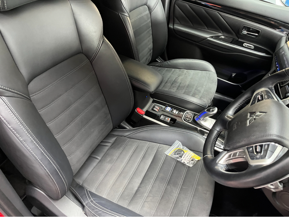 2019 Mitsubishi Outlander - image 9