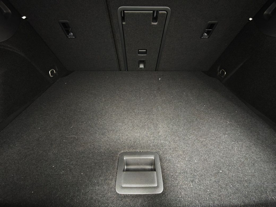 2021 Volkswagen Golf - image 10