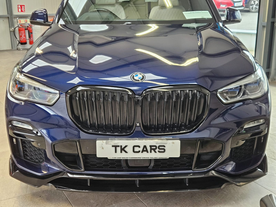 2020 BMW X5 - image 6