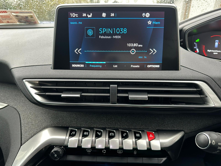 2019 Peugeot 5008 - image 24